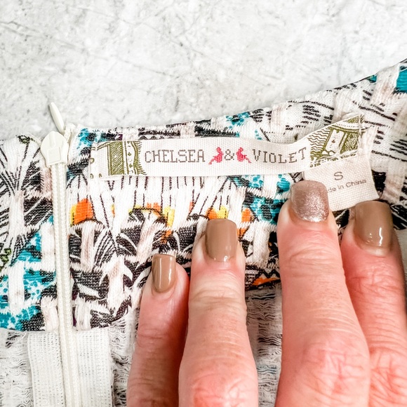 Chelsea and Violet Black and White Color Screen Fit and Flare Cap Sleeve Dress - Picture 6 of 8